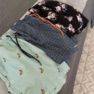 Men’s swim trunks